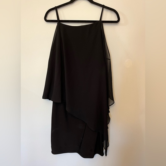 Le Chateau dress - Picture 2 of 3